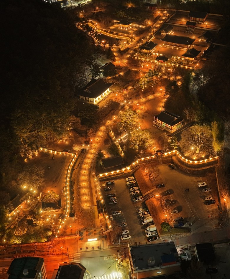 우암사적공원, 역사와 빛으로 깨어나다...